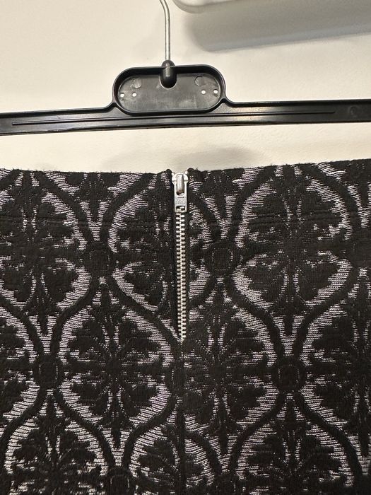 Elegancka spódnica midi r.36