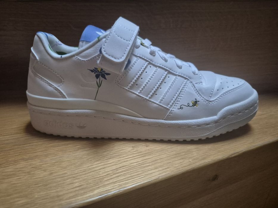 młodzieżowe Adidas Forum Low White model : HP6245

Rozmiar 38 i 2/3