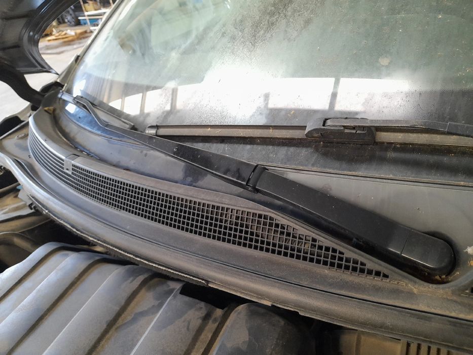 Haste / braço de escova limpa vidros frente direita NISSAN Qashqai II