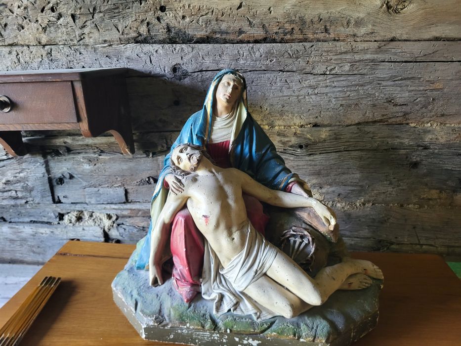 Stara Pieta duża figura Maryja i Pan Jezus