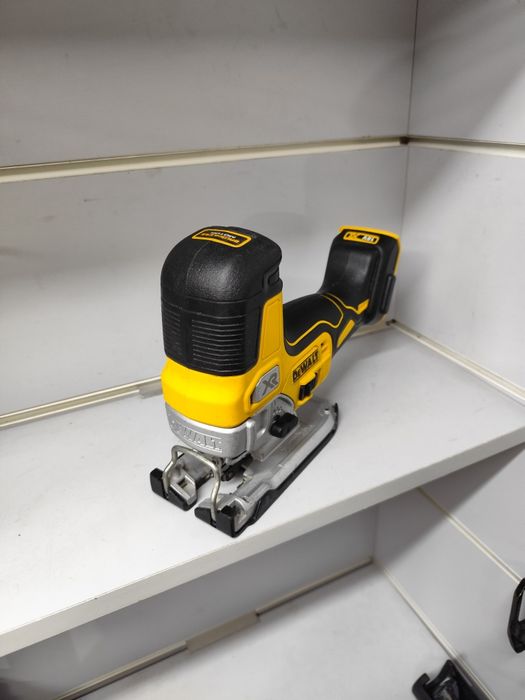 Вживаний DeWalt DCS335 лобзик Деволт оригінал