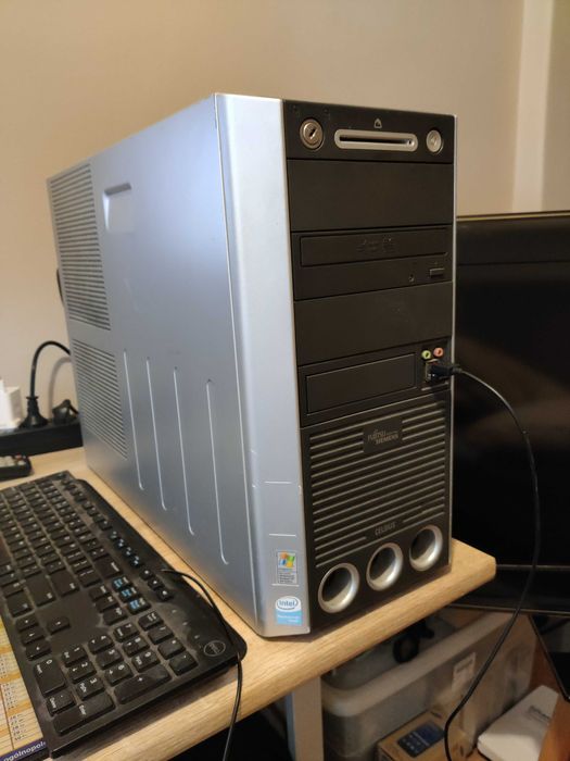Retro Serwer Fujitsu Siemens Celsius W340