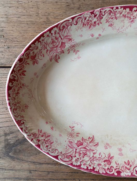 Antiga travessa grande em faiança Real Fábrica de Sacavém 1894 a 1909