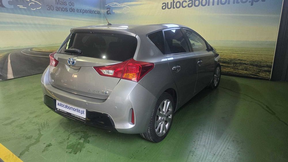 Toyota Auris 1.8 HSD - Salvado