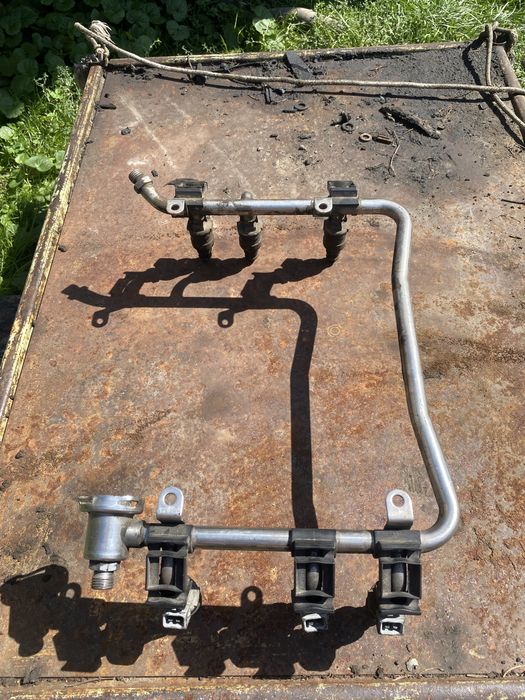 Форсунки, топливна рампа Ауді 100 с4 2.8 бензин