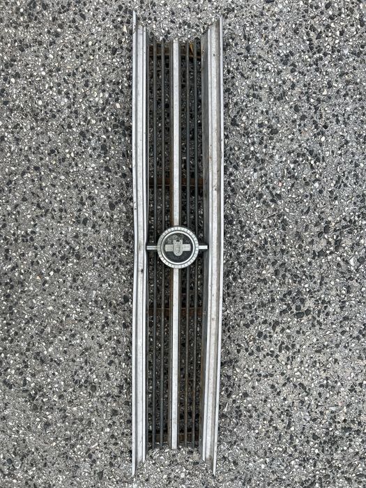 Grelha Datsun 1200