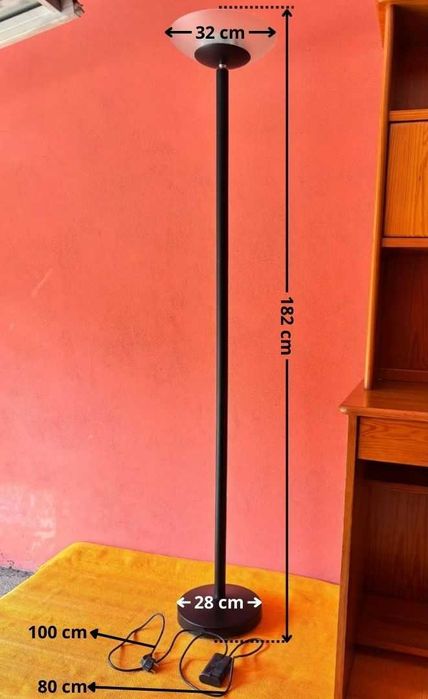 Candeeiro de Pé – Paget Trading LTD -> NEGOCIÁVEL