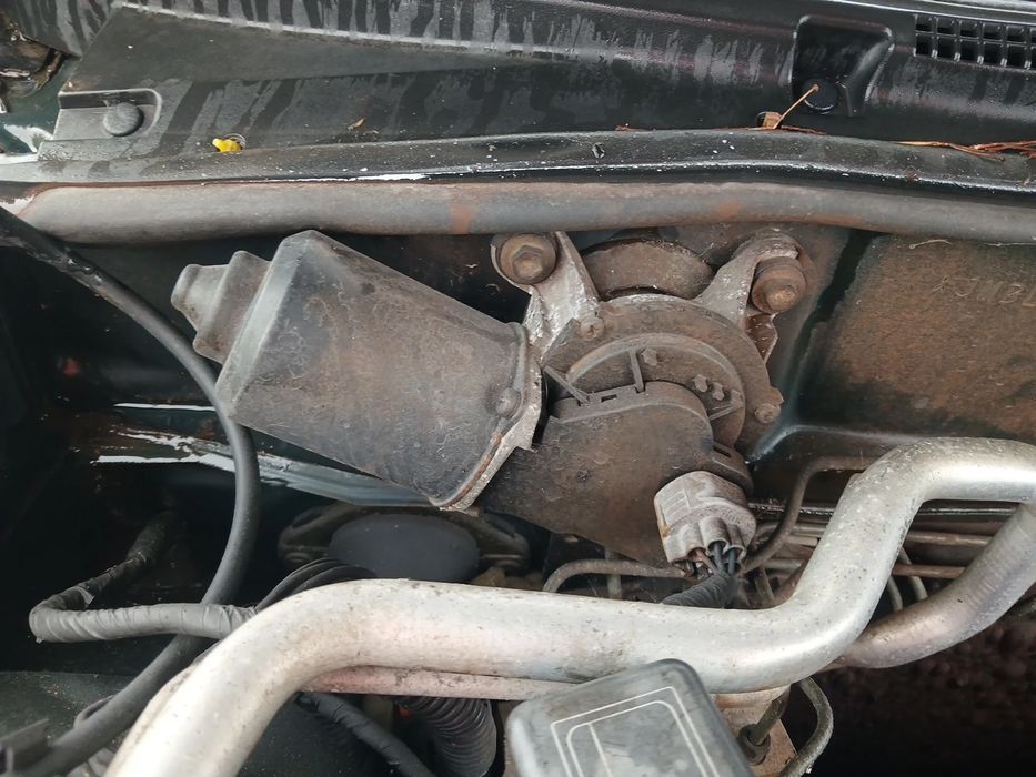Motor limpa vidros frente MITSUBISHI Galant VI Sedan (EA_)