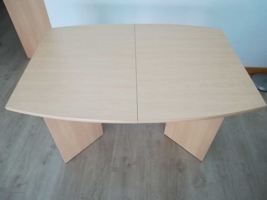 Mesa de Jantar Extensível - 6 / 8 pessoas