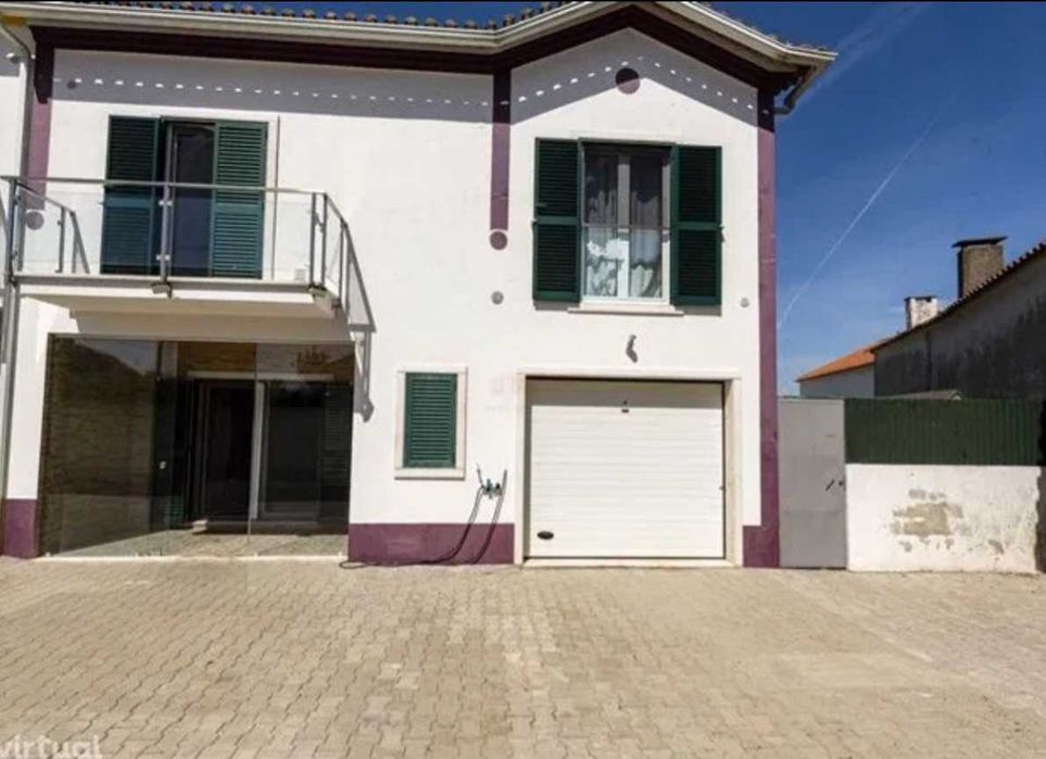 Vendo Moradia T4 - Garagem, Churrasqueira e Logradouro de 181 m²