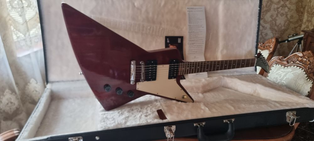 Gibson Explorer USA, 2011р.в Wine Red