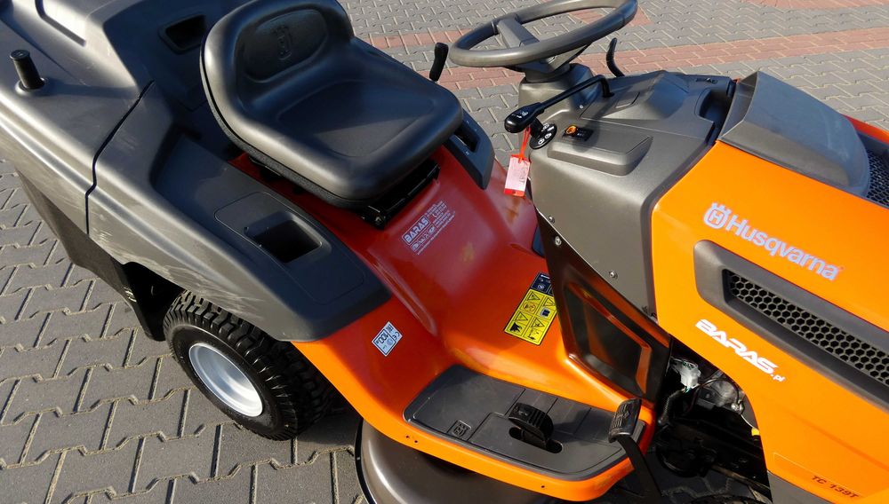 Traktorek kosiarka Husqvarna TC139T B&S 2 Cylindry (230405.6) - Baras