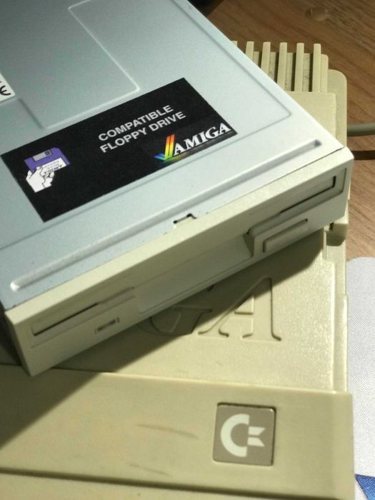 Drive de disquete preparado para Commodore Amiga - Floppy drive