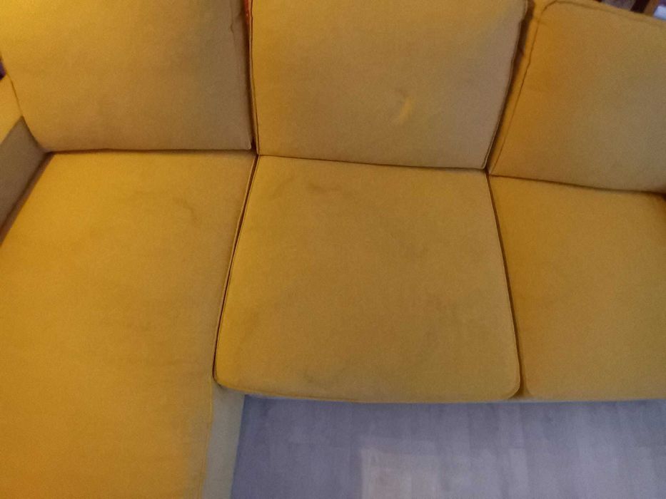 Sofá chaise longue amarelo