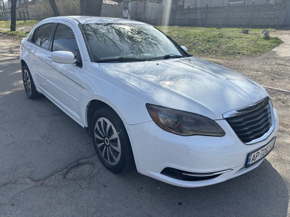 Chrysler 200 2012 год