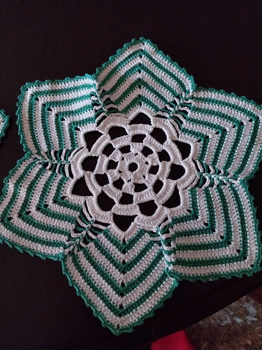 Dois naperons vintage, em croché