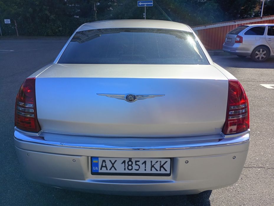 продам крайслер 300с