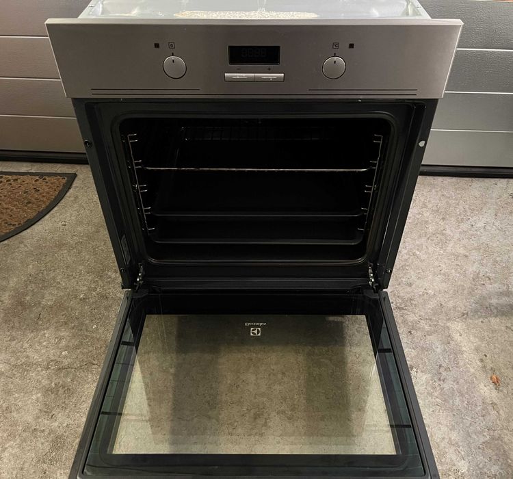 Piekarnik elektryczny Electrolux