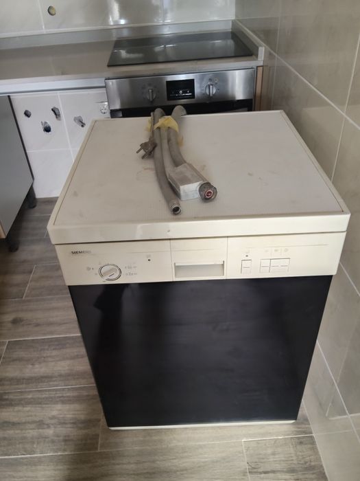Máquina de lavar loiça a funcionar perfeitamente 75 euros