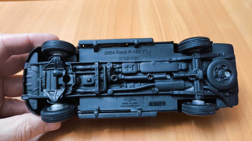 Іграшкова машинка Ford F-150 FX4 1.24 Maisto