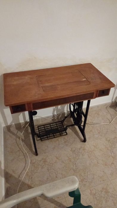 Maquina costura antiga