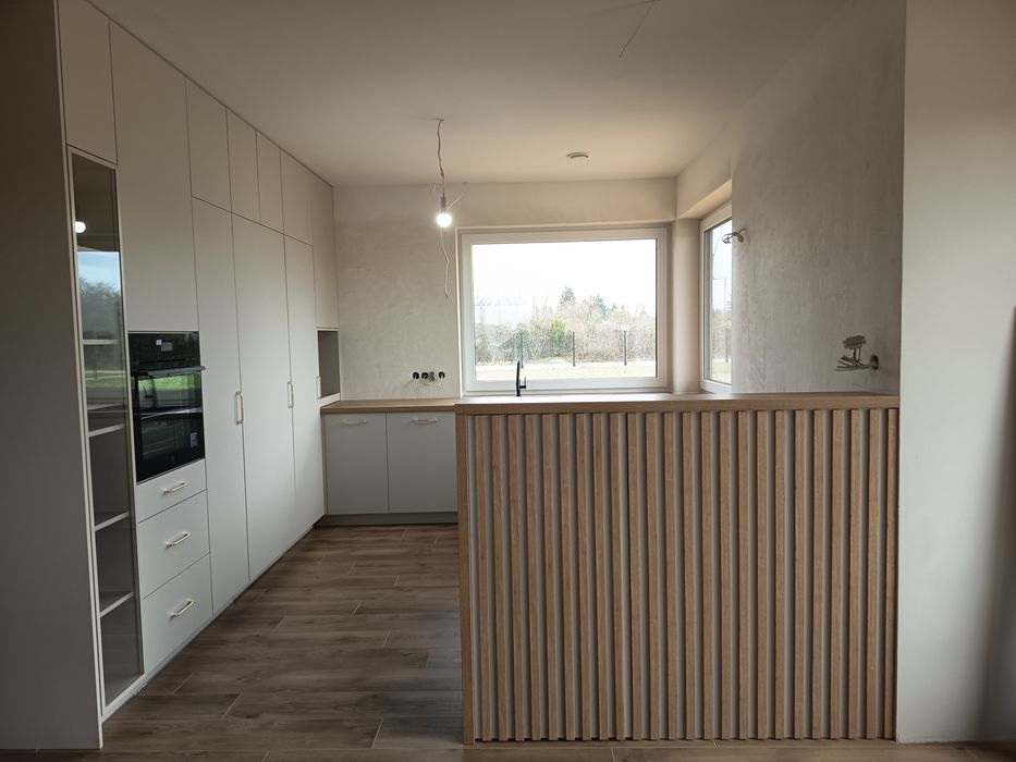 Meble na wymiar , kuchnie , szafy , garderoby itp.