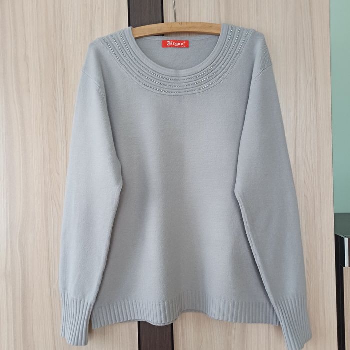 Szary sweter rozmiar L/XL