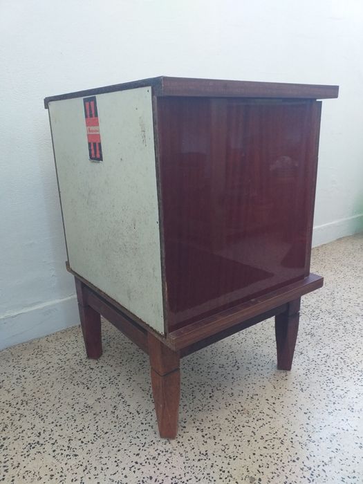 Mesinha cabeceira vintage