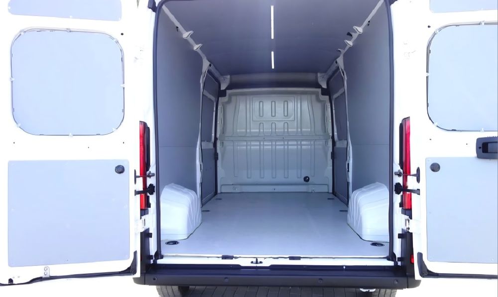 Zabudowa Ducato przestrzeń ładunkowa L3H2