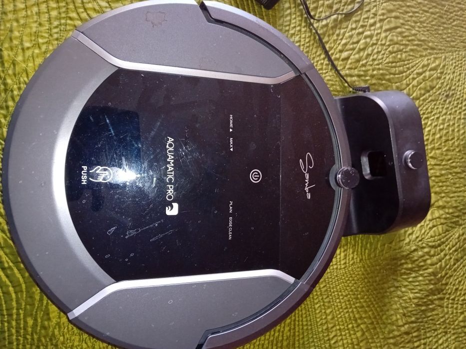 Robot aspirador  pouco uso