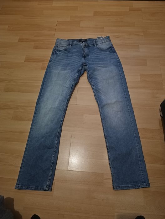 Jeansy męskie ,rozmiar 31/32, modne .