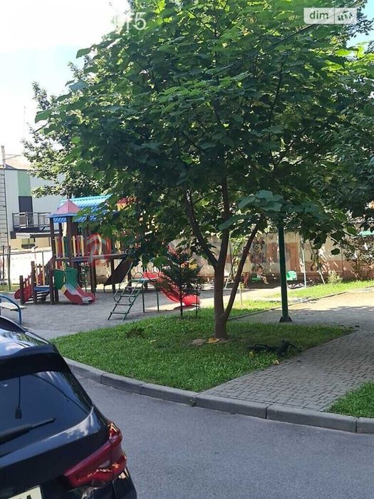 Продам квартиру Академіка Ющенка 5