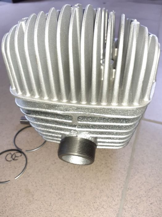 Sprzedam zestaw naprawczy silnik wsk125 cylinfer głowica tłok kpl