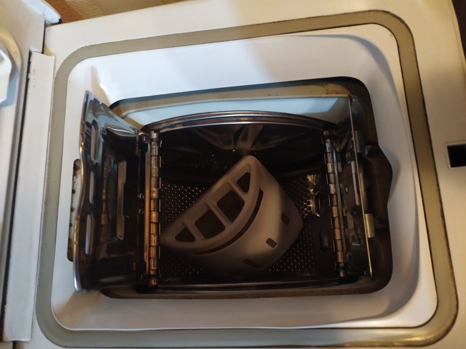 Стиральная машина автомат вертикальная,Indesit witl86,нерабочая