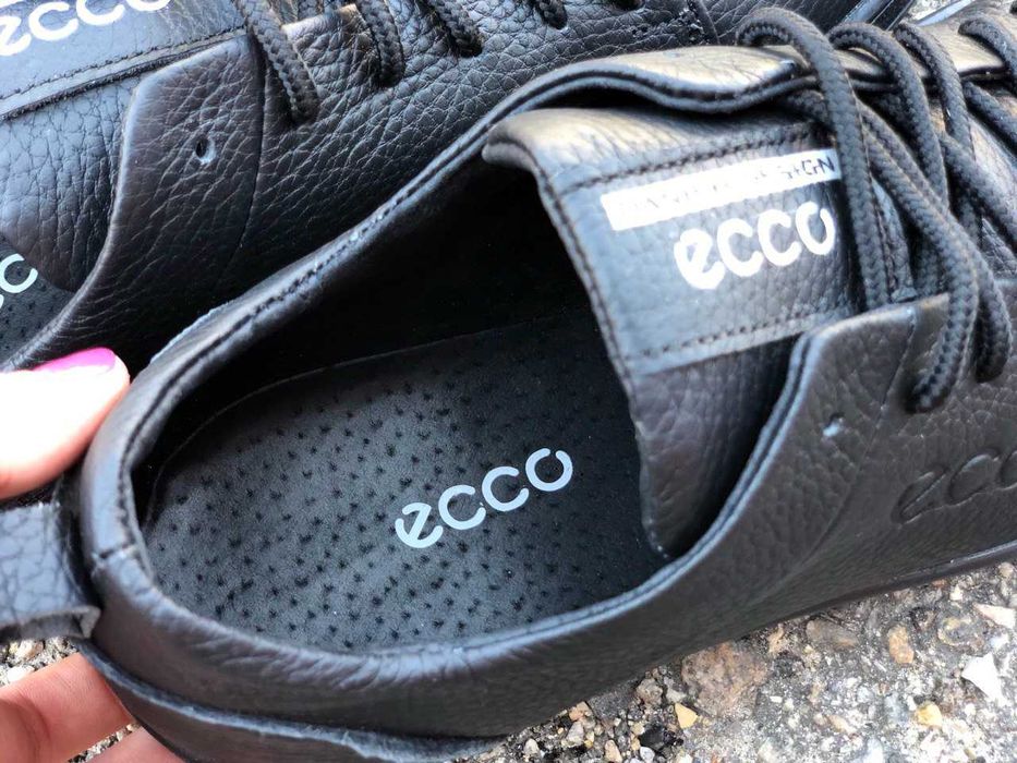 Стильні та зручні туфлі ECCO