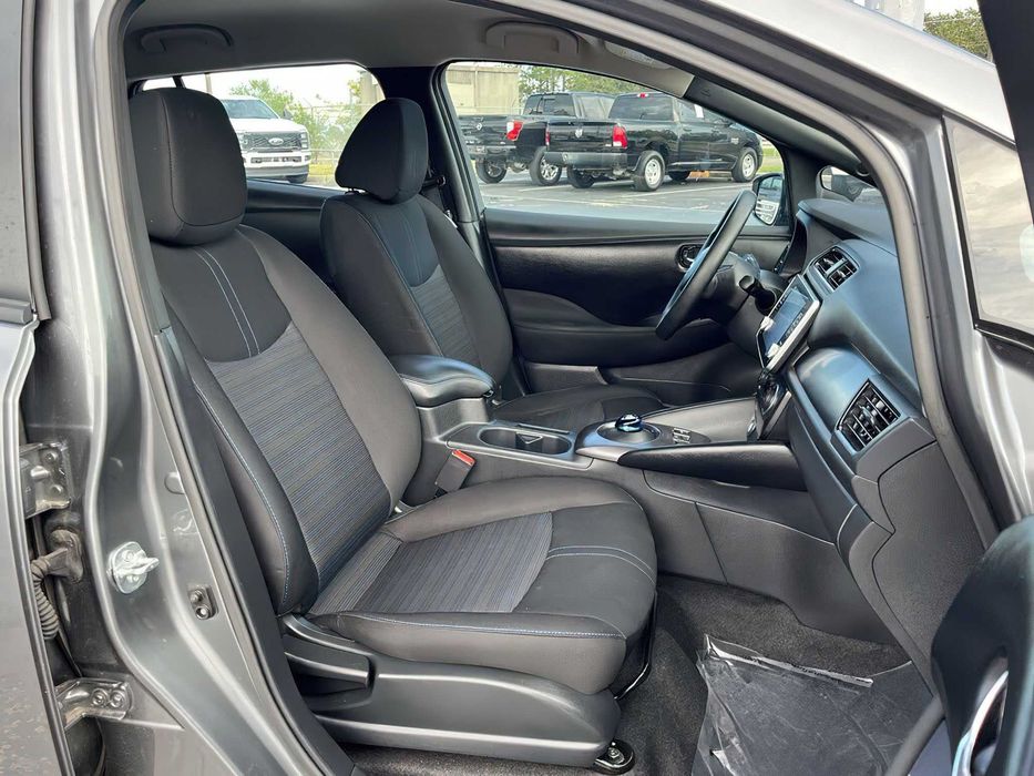 Nissan LEAF S      2025