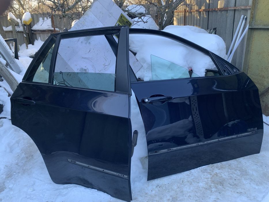 Двері BMW E 70 X5  код 0668 чорна дверька синя