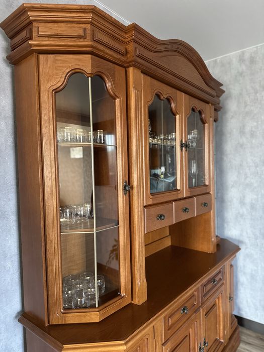 Продам дубовий сервант, стінка, вітрина