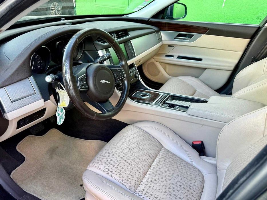 JAGUAR XF II (X260) 2.0 D automático