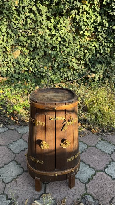 Бар бочка дерево, служит как столик и подставка из Европы