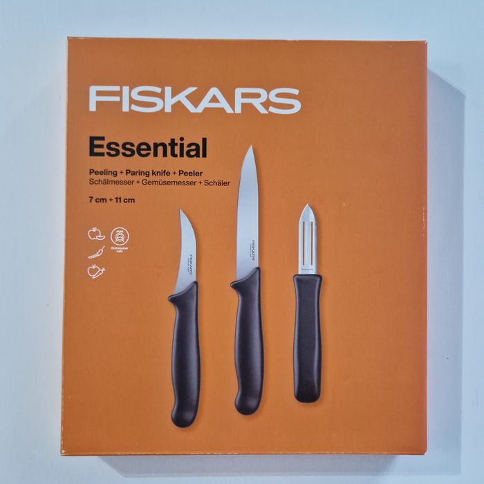 Zestaw z obieraczką Fiskars Essential
