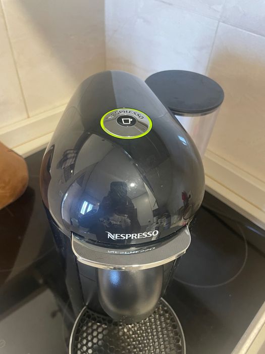Máquina de café VERTUO NESPRESSO