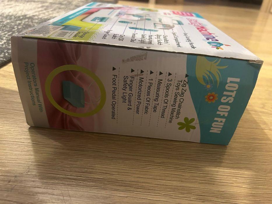 Zabawkowa maszyna do szycia