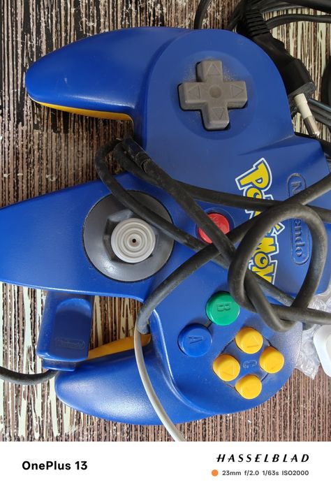 Consola Nintendo 64 Pikachu