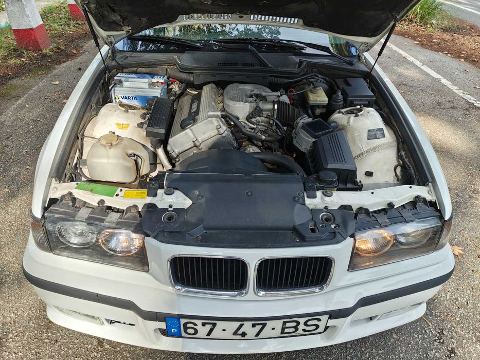BMW 318 is coupé