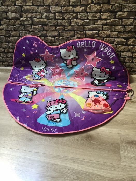 Mata do tańczenia hello kitty