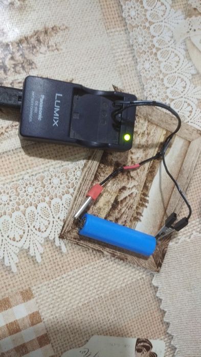 Зарядне для 18650 акумуляторів