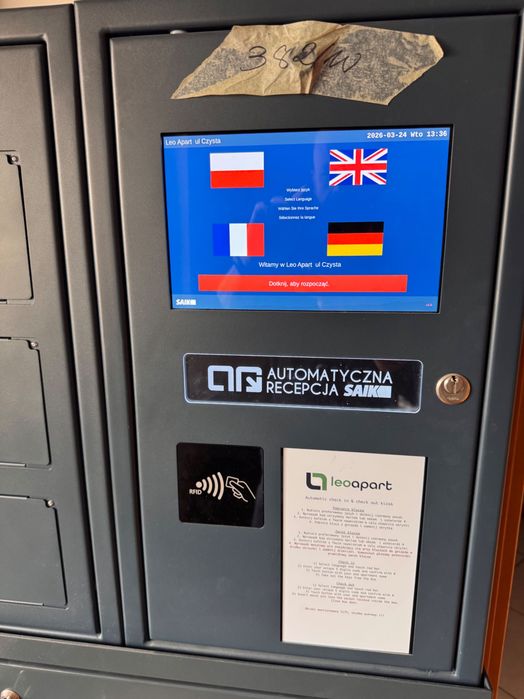Automatyczna recepcja, depozytor kluczy SAIK, Aparthotel hotel