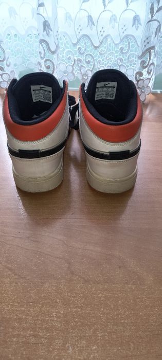 Хайтопи.    NIKE