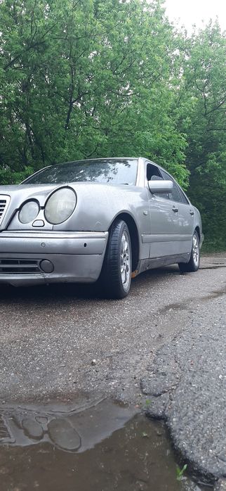 Мерседес Е210 в продаже